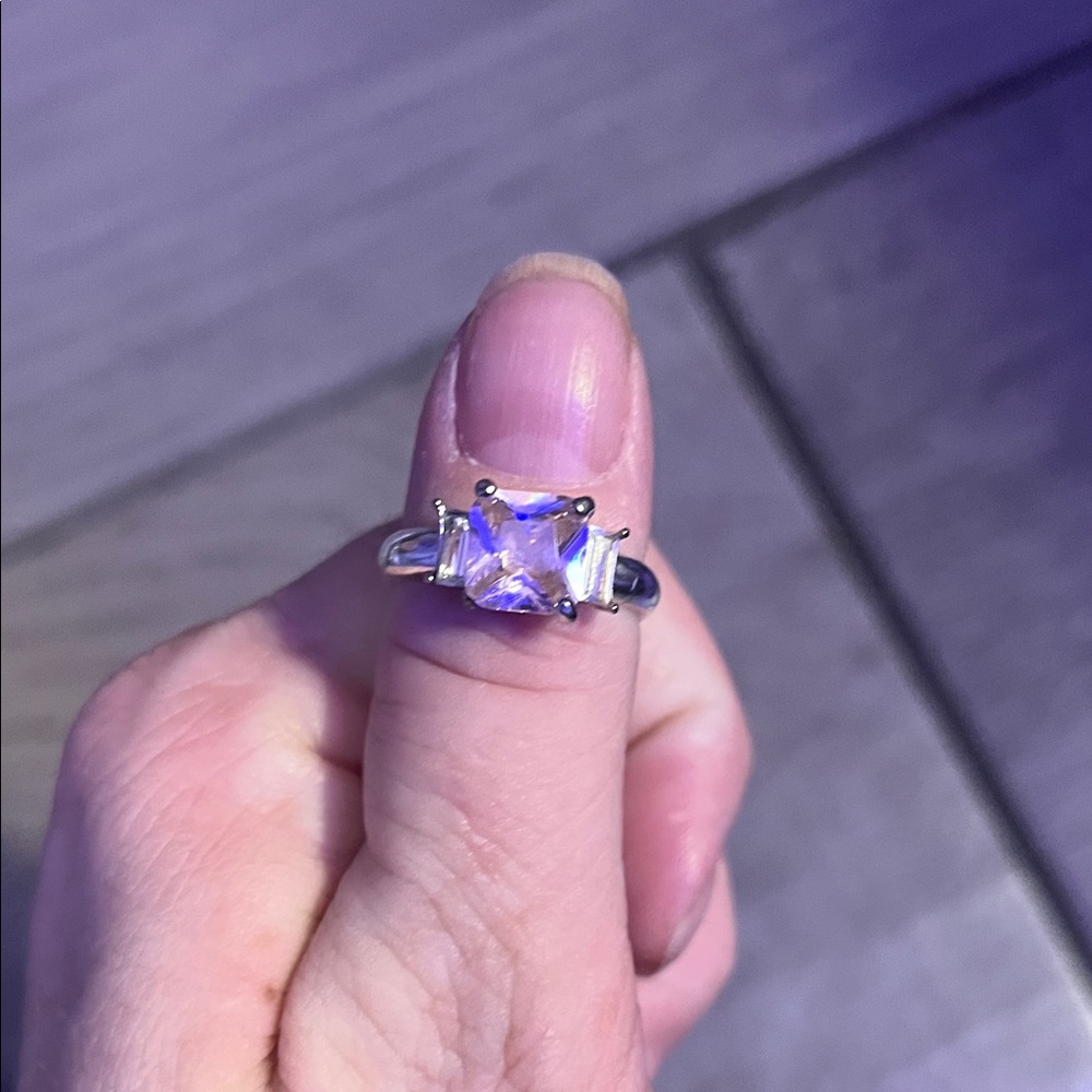 Elegant Silver Women's Ring with Pink Stone